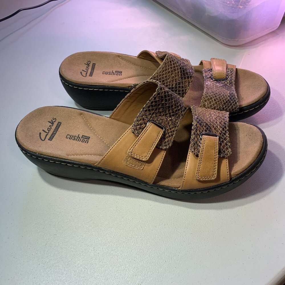 Clarks Tan and Black Comfort Sandals with Cushioned Footbed